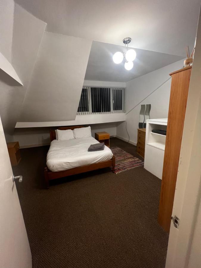 No 5 - LARGE 1 BED NEAR SEFTON PARK AND LARK LANE Apartment Liverpool Ngoại thất bức ảnh