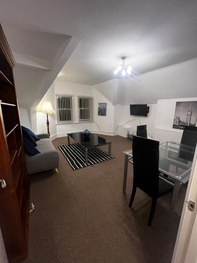No 5 - LARGE 1 BED NEAR SEFTON PARK AND LARK LANE Apartment Liverpool Ngoại thất bức ảnh