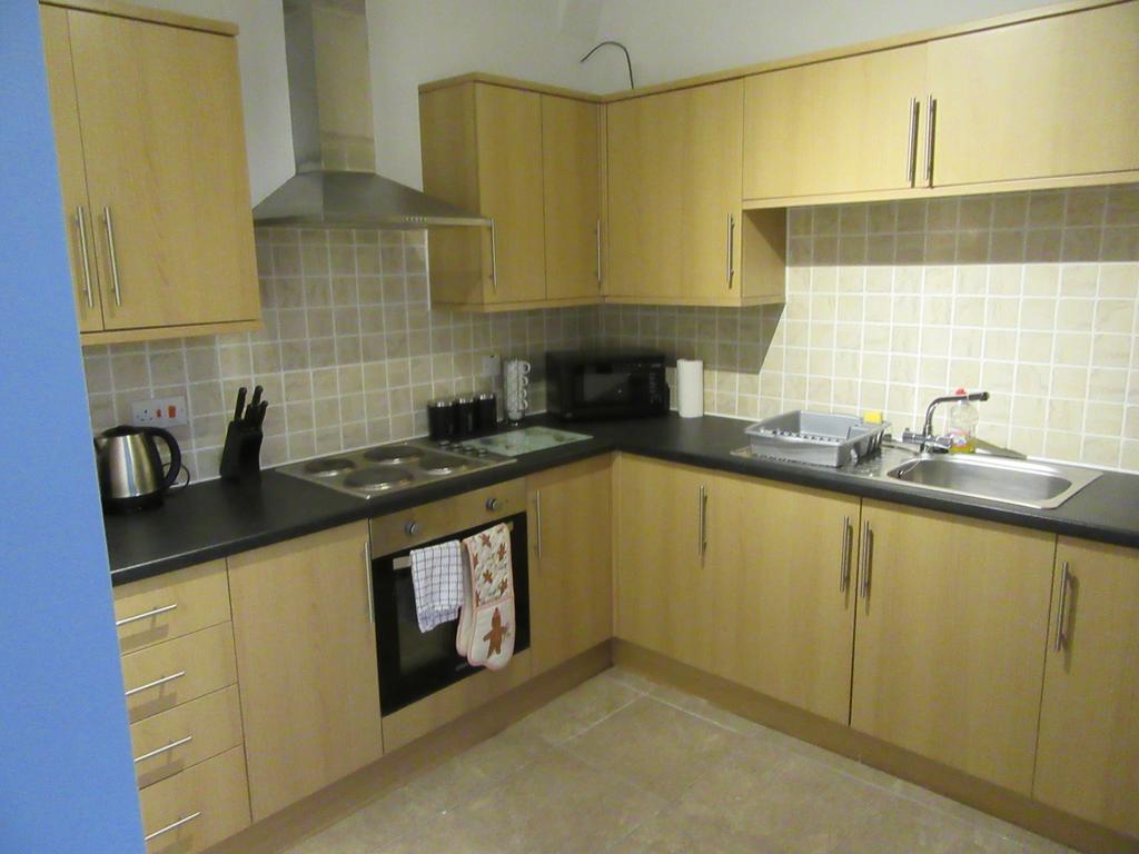 No 5 - LARGE 1 BED NEAR SEFTON PARK AND LARK LANE Apartment Liverpool Ngoại thất bức ảnh