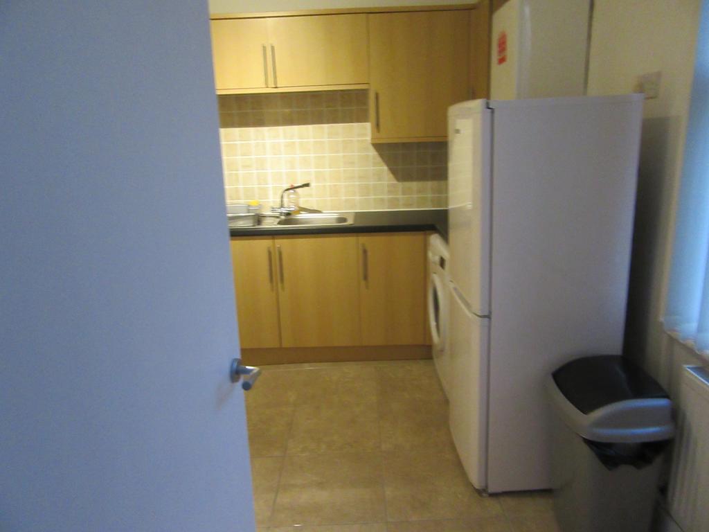 No 5 - LARGE 1 BED NEAR SEFTON PARK AND LARK LANE Apartment Liverpool Ngoại thất bức ảnh
