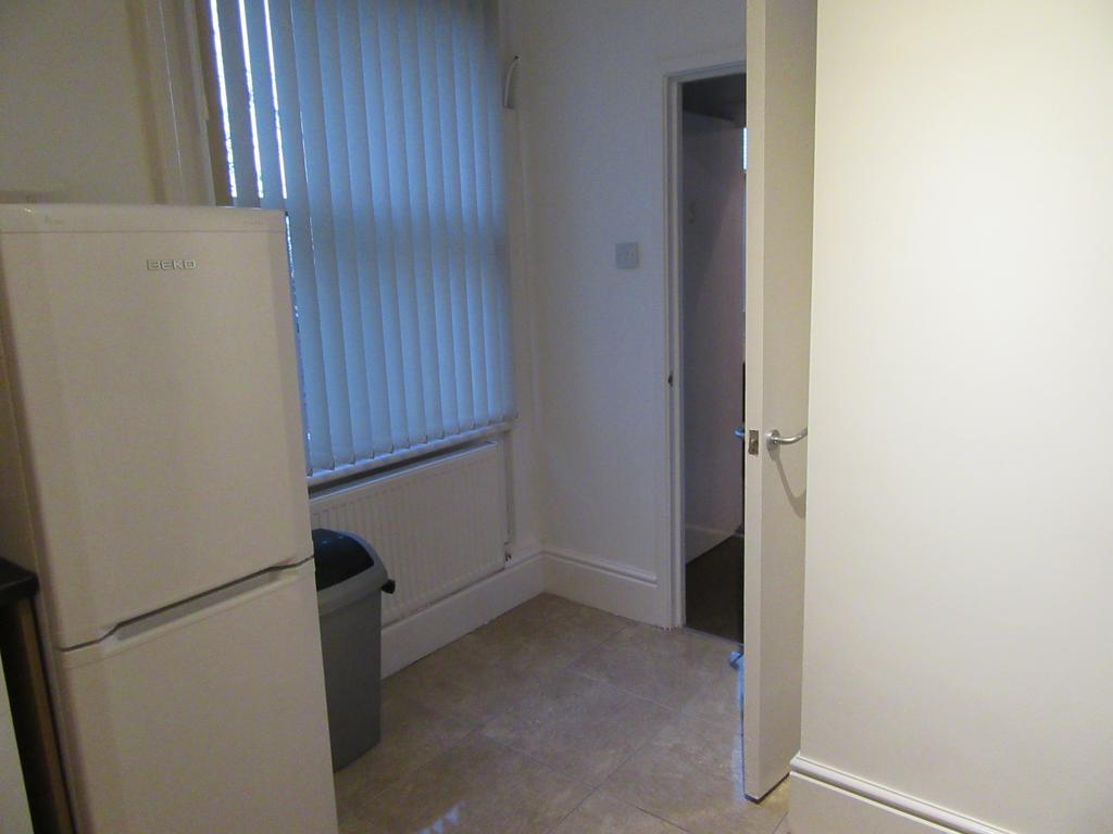 No 5 - LARGE 1 BED NEAR SEFTON PARK AND LARK LANE Apartment Liverpool Ngoại thất bức ảnh