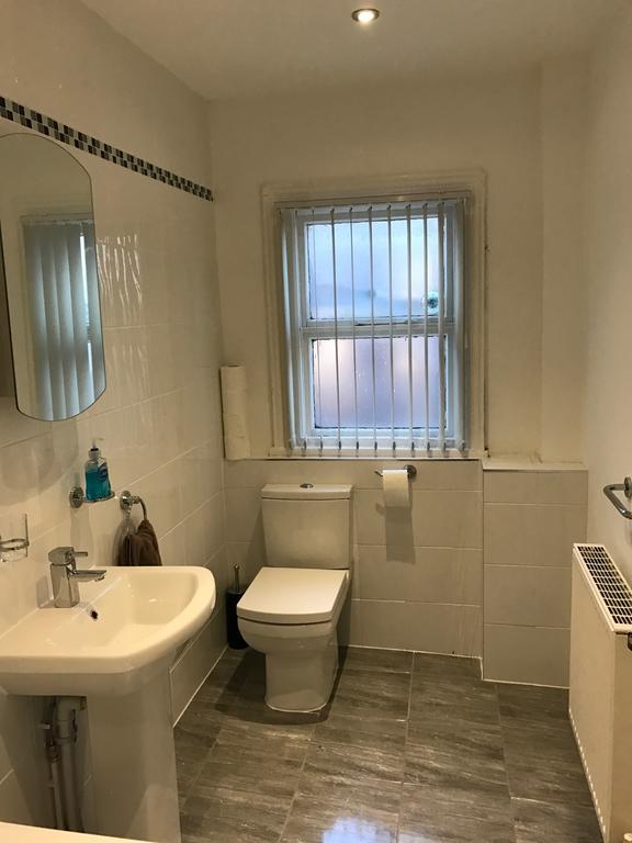 No 5 - LARGE 1 BED NEAR SEFTON PARK AND LARK LANE Apartment Liverpool Ngoại thất bức ảnh